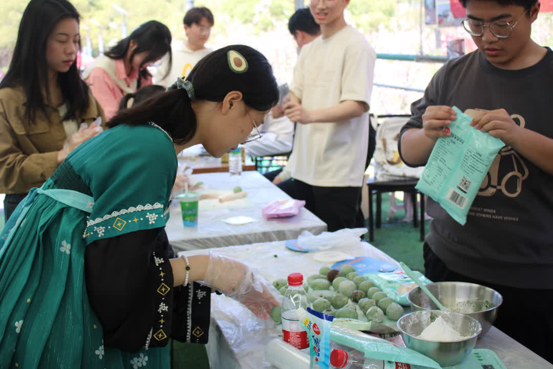 懷古惜今思奮進 華東交通大學開展清明節系列活動_fororder_圖片42