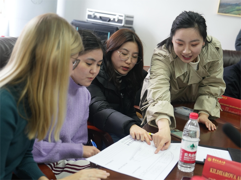 共繪“幸福路”：中外青年開(kāi)展鐵路文化交流活動(dòng)_fororder_微信圖片_20240202164641